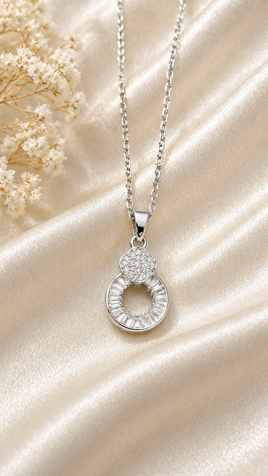Elegant Crystal Circle Pendant Necklace ✨