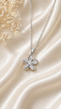 Elegant Crystal Flower Pendant Necklace ✨🌸