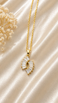 Luxury Crystal Fan Gold Pendant Necklace ✨