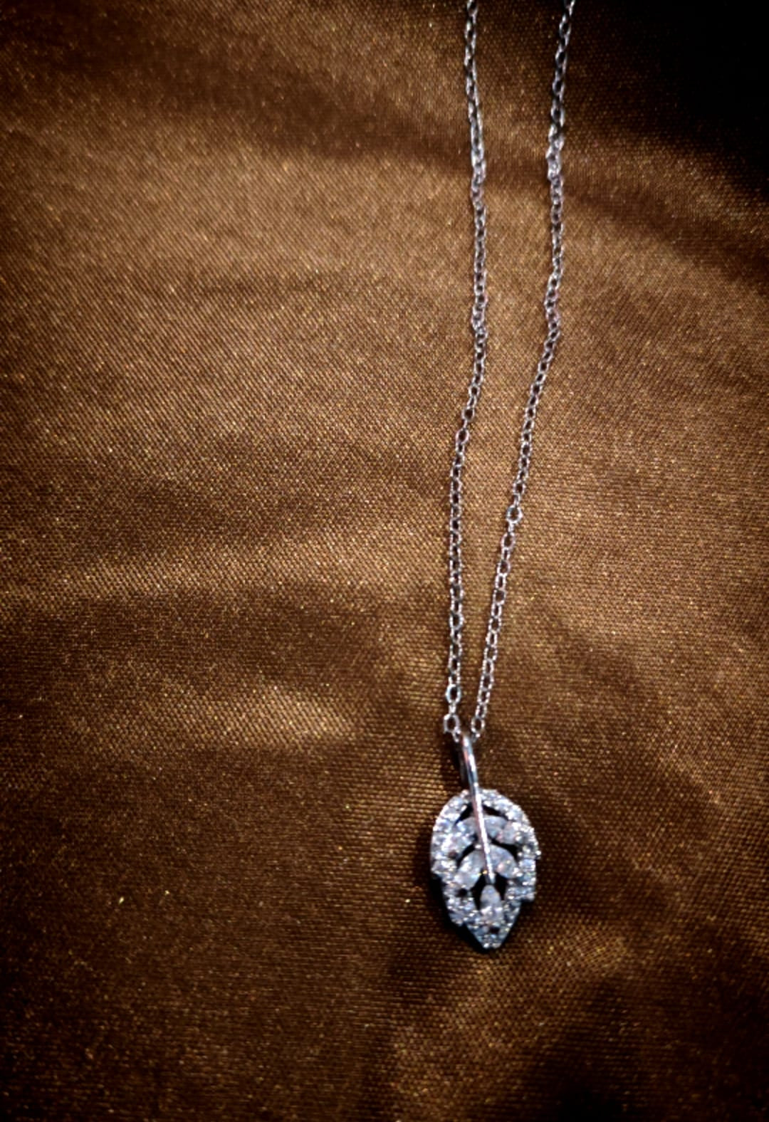 Elegant Leaf Crystal Pendant Necklace