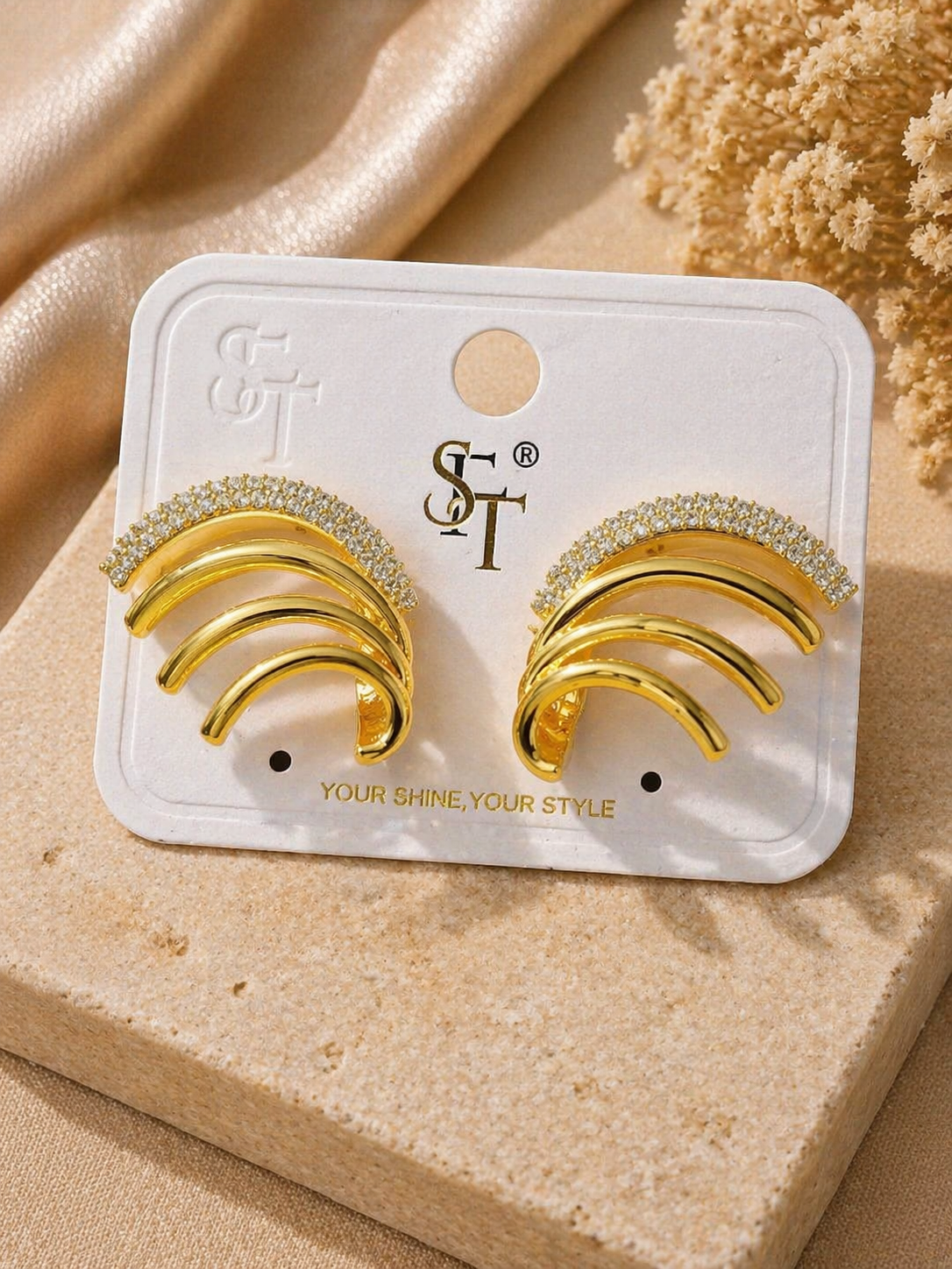 Luxury Curved Crystal Gold Stud Earrings ✨